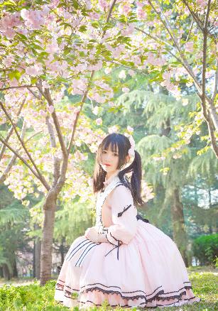 贬妻为妾(罚跪、掌嘴)